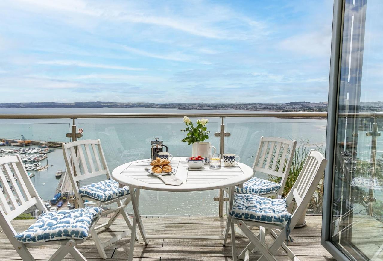 A7 Masts - Striking Beach Bolthole Apartment With Beautiful Sea Views Private Balcony & Parking 托基 外观 照片