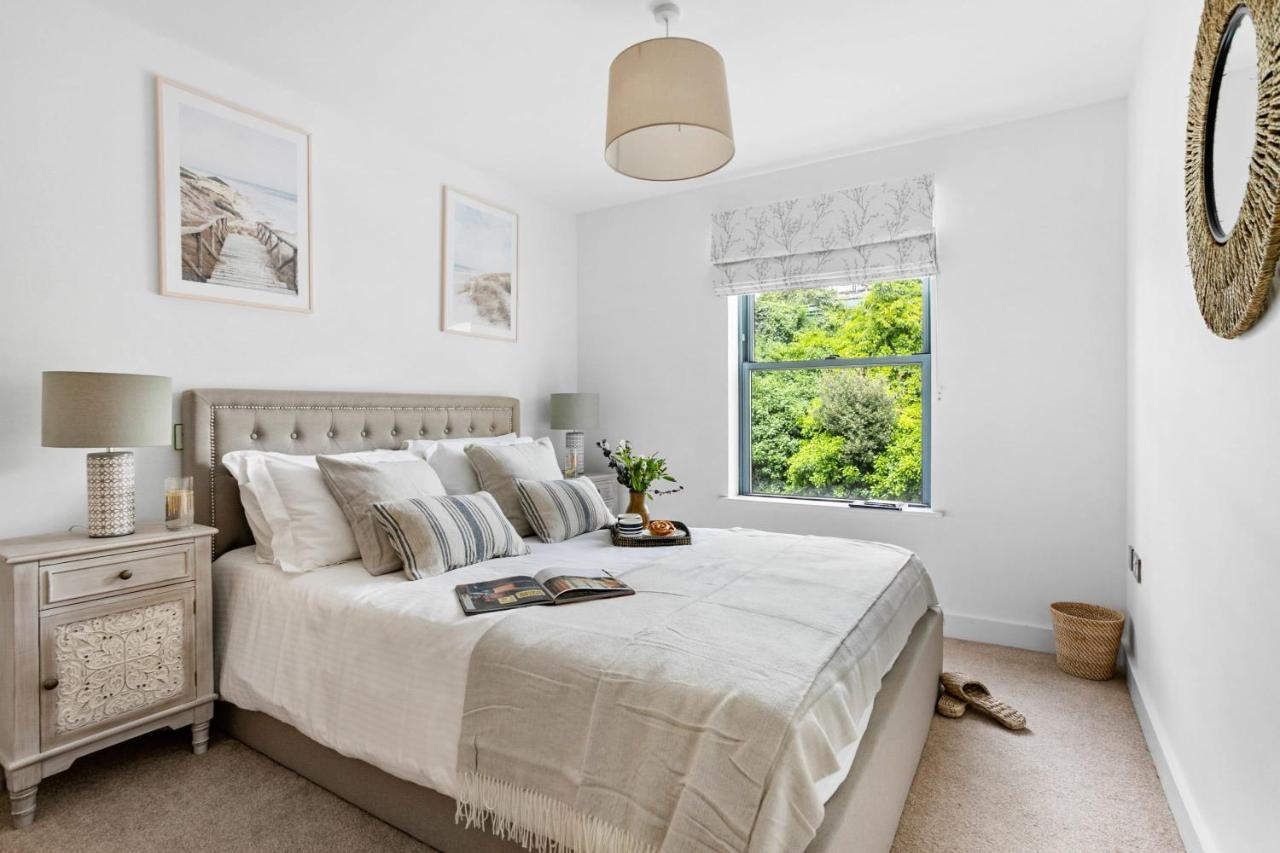 A7 Masts - Striking Beach Bolthole Apartment With Beautiful Sea Views Private Balcony & Parking 托基 外观 照片