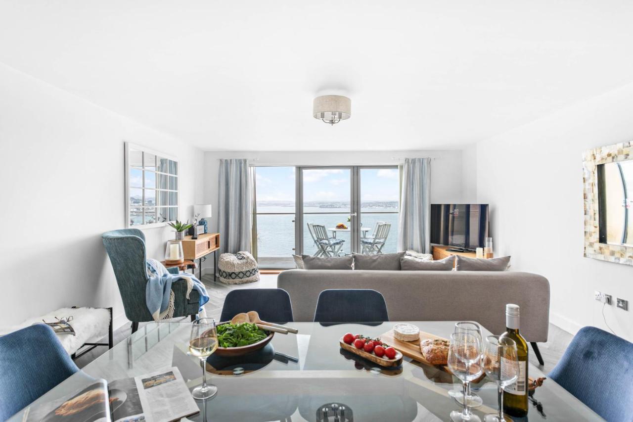 A7 Masts - Striking Beach Bolthole Apartment With Beautiful Sea Views Private Balcony & Parking 托基 外观 照片