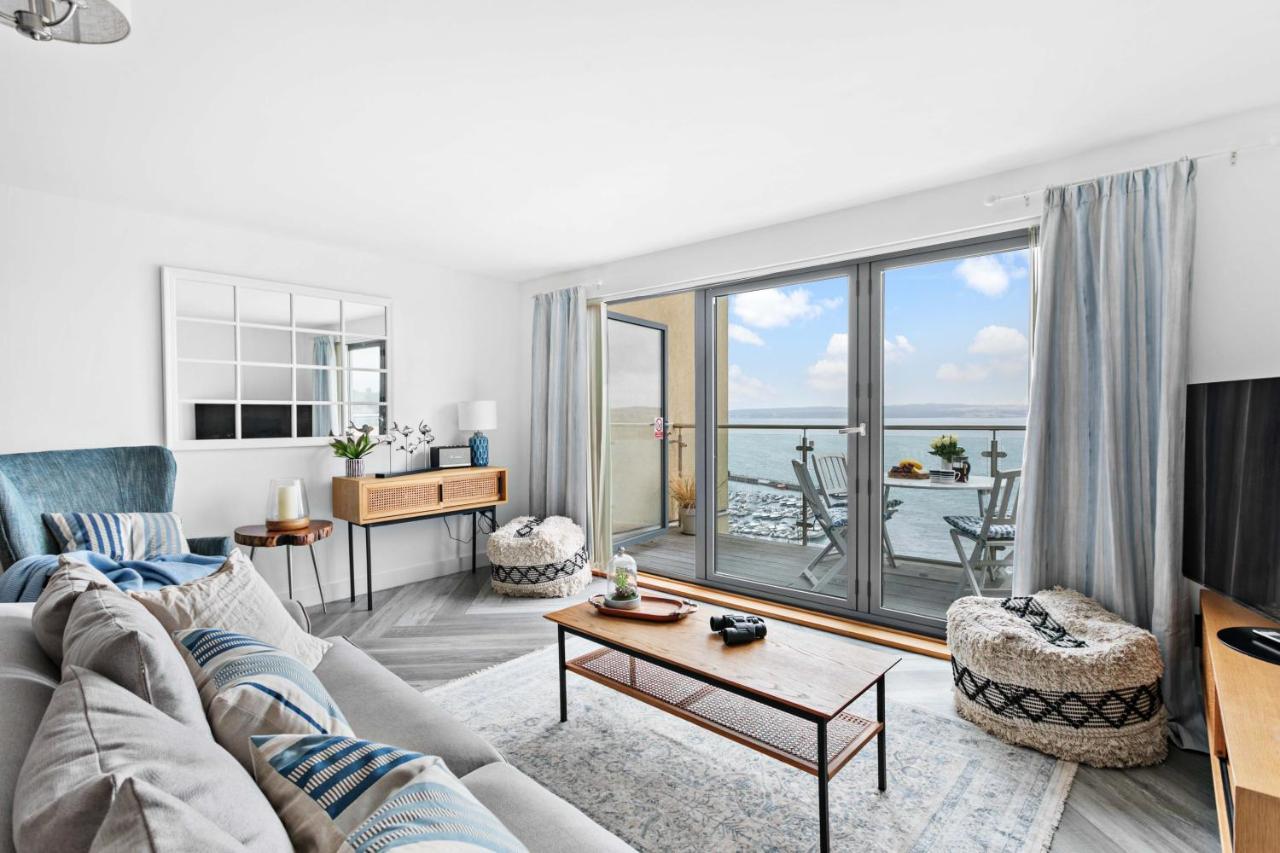 A7 Masts - Striking Beach Bolthole Apartment With Beautiful Sea Views Private Balcony & Parking 托基 外观 照片