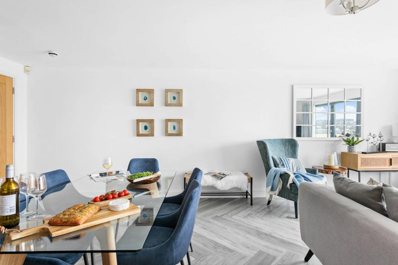 A7 Masts - Striking Beach Bolthole Apartment With Beautiful Sea Views Private Balcony & Parking 托基 外观 照片