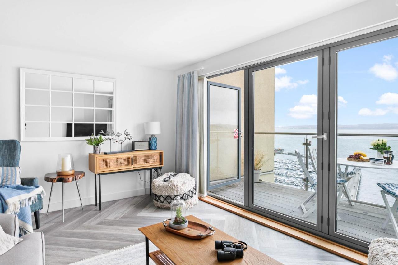 A7 Masts - Striking Beach Bolthole Apartment With Beautiful Sea Views Private Balcony & Parking 托基 外观 照片
