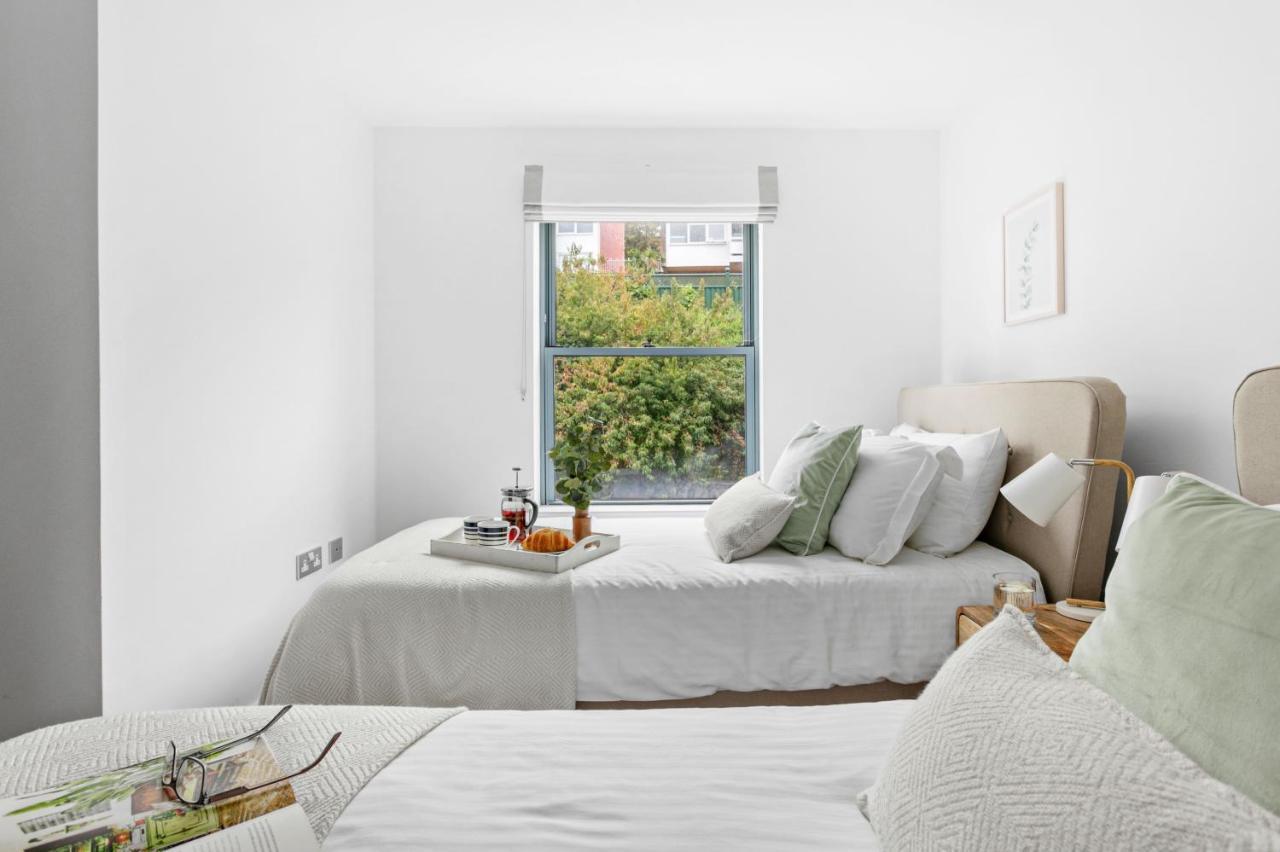 A7 Masts - Striking Beach Bolthole Apartment With Beautiful Sea Views Private Balcony & Parking 托基 外观 照片