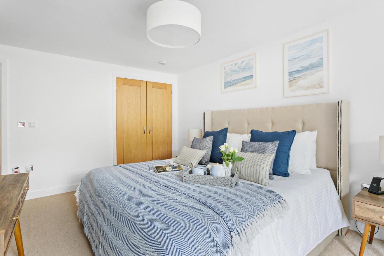 A7 Masts - Striking Beach Bolthole Apartment With Beautiful Sea Views Private Balcony & Parking 托基 外观 照片